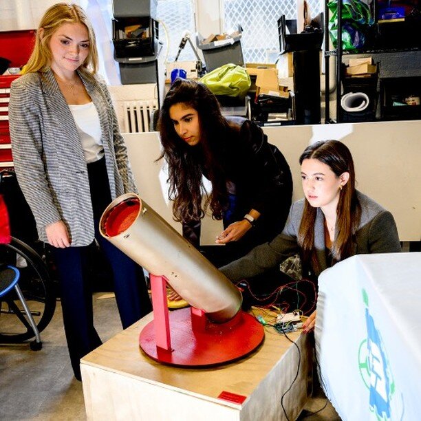 Last semester students successfully built a bean bag launcher from scratch. The team worked very hard to bring the project to completion and deliver it to their client - The William Carter School
To learn more on their project visit the website - htt