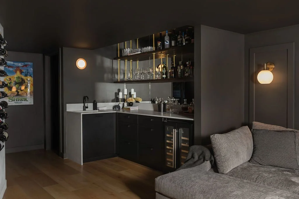 A Moody Basement for Entertaining