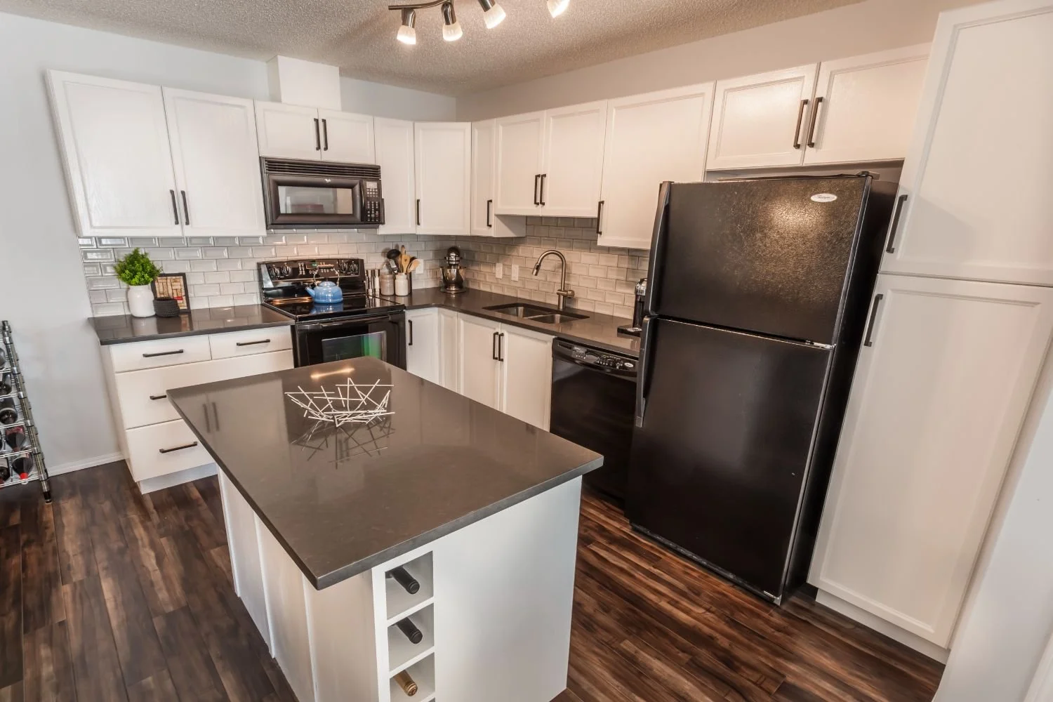 Oxford Condo Renovation & Staging — Kierstin Smyth Design Edmonton