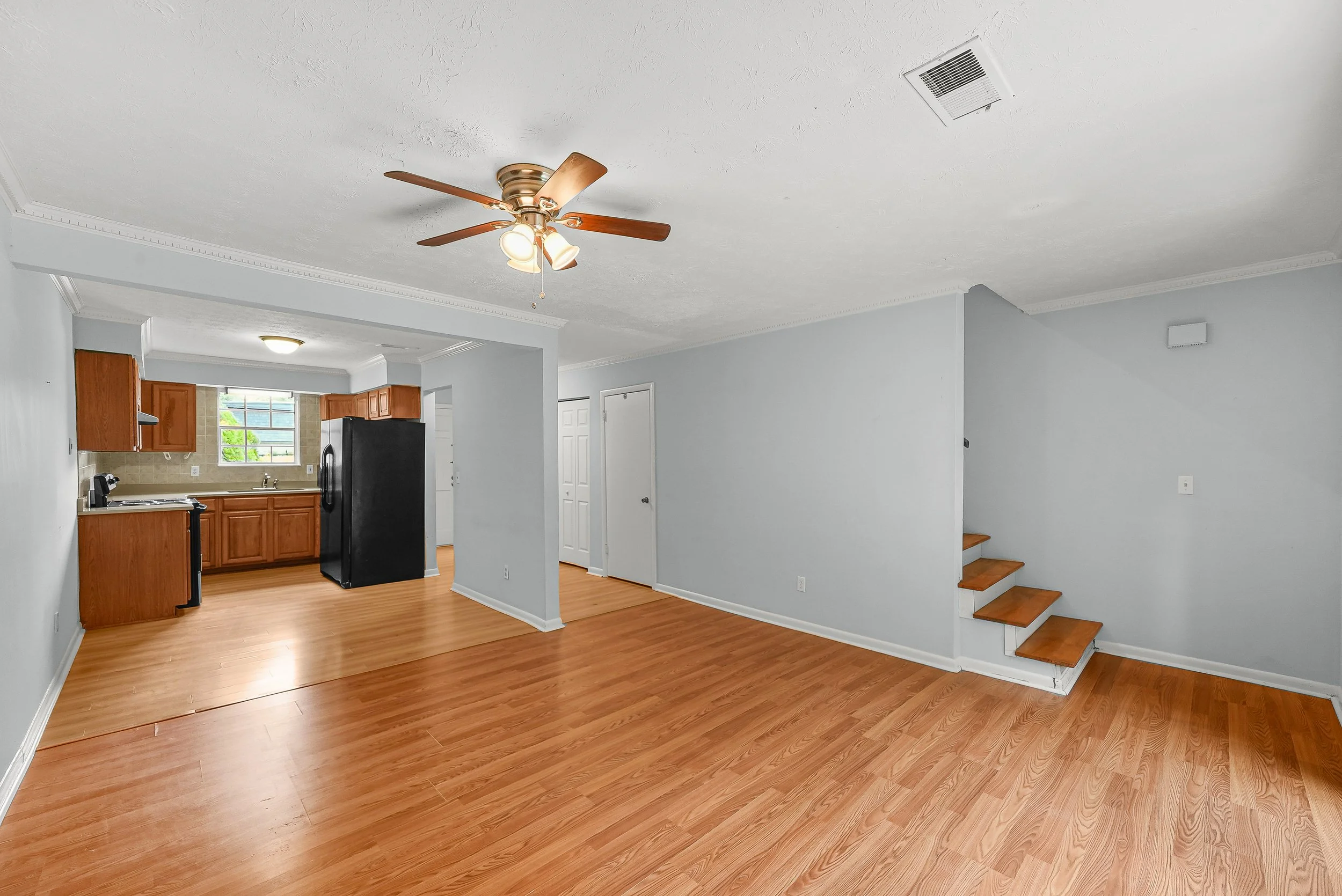 301 Stonecliff Ct-15.jpg