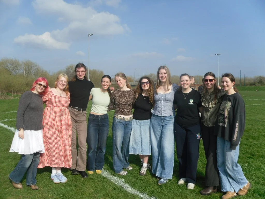 girls pic.JPG