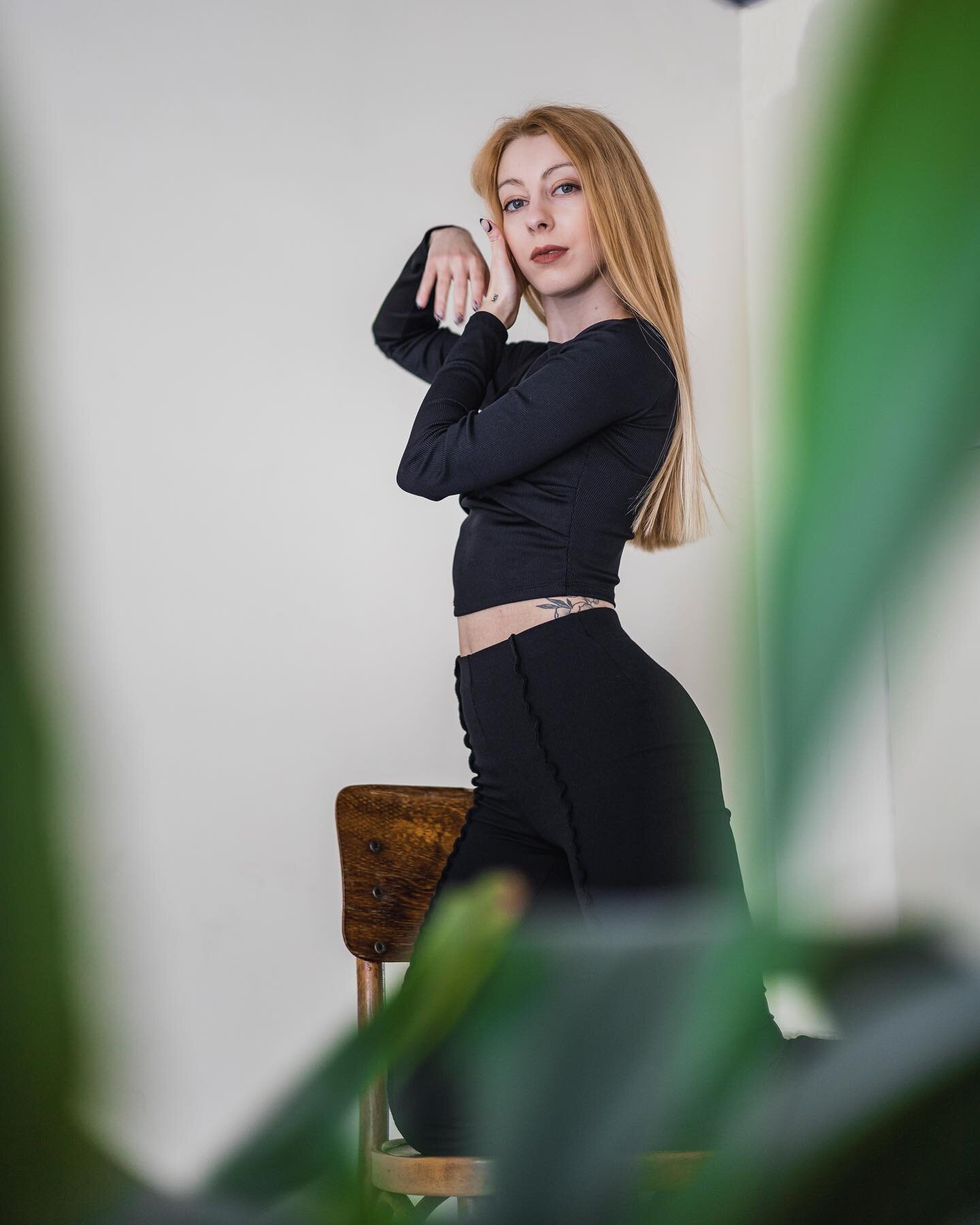 Новите снимки с прекрасната @alice.worldblog @victory.sportclub ! Съвсем нова визия, нова идея, нов проект, който създадохме! 
Този път вкарахме повече моделски аспект, отколкото танцувален!
Разгледайте всички снимки, направихме прекрасни кадри!
Мног