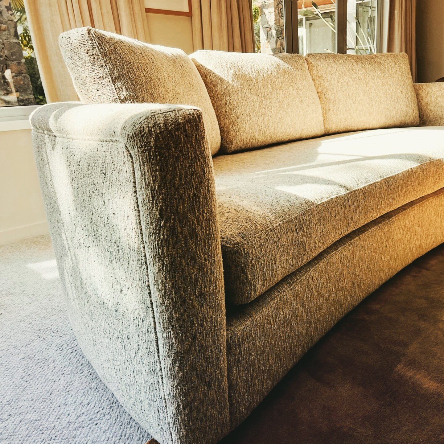 Are you struggling to find the perfect couch for your living space? This lovely duo were recently installed for one of our clients who couldn't be happier with the result! Contrary to popular perception, custom furniture offers our clients shorter le