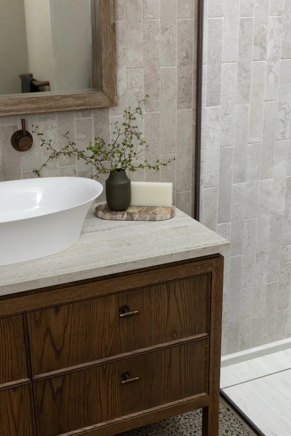 Main bathroom vanity