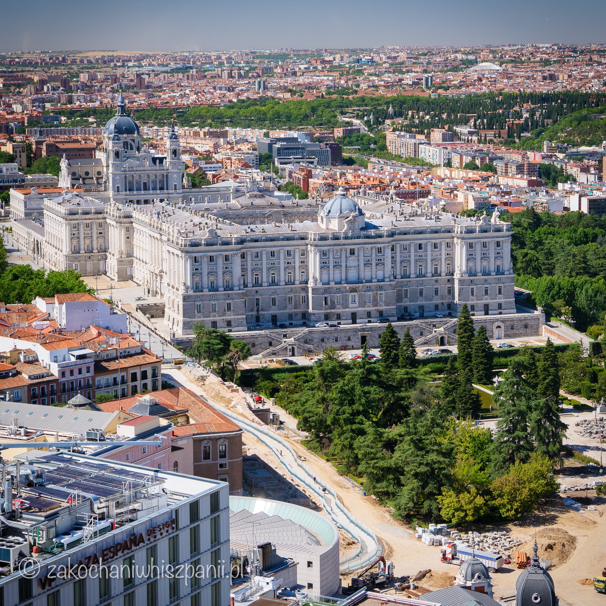Pałac Królewski w Madrycie, Widok z tarasu Hotelu Riu 