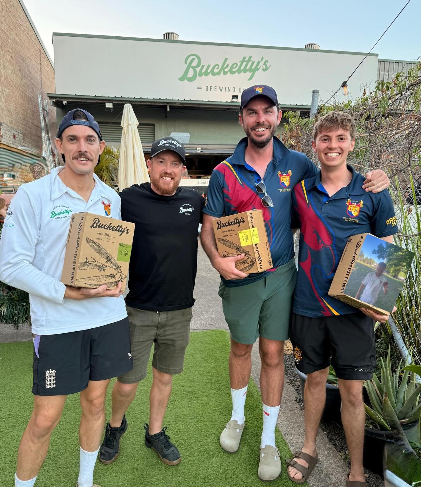 A Breakers honourable mention from the last weekends. Receivers of The @buckettys Crates for their class performances! @gillardgeorge for his outstanding knock for 111*. Dave Baker for a quality first 5fa and lastly @zachtmoore for his high score of 