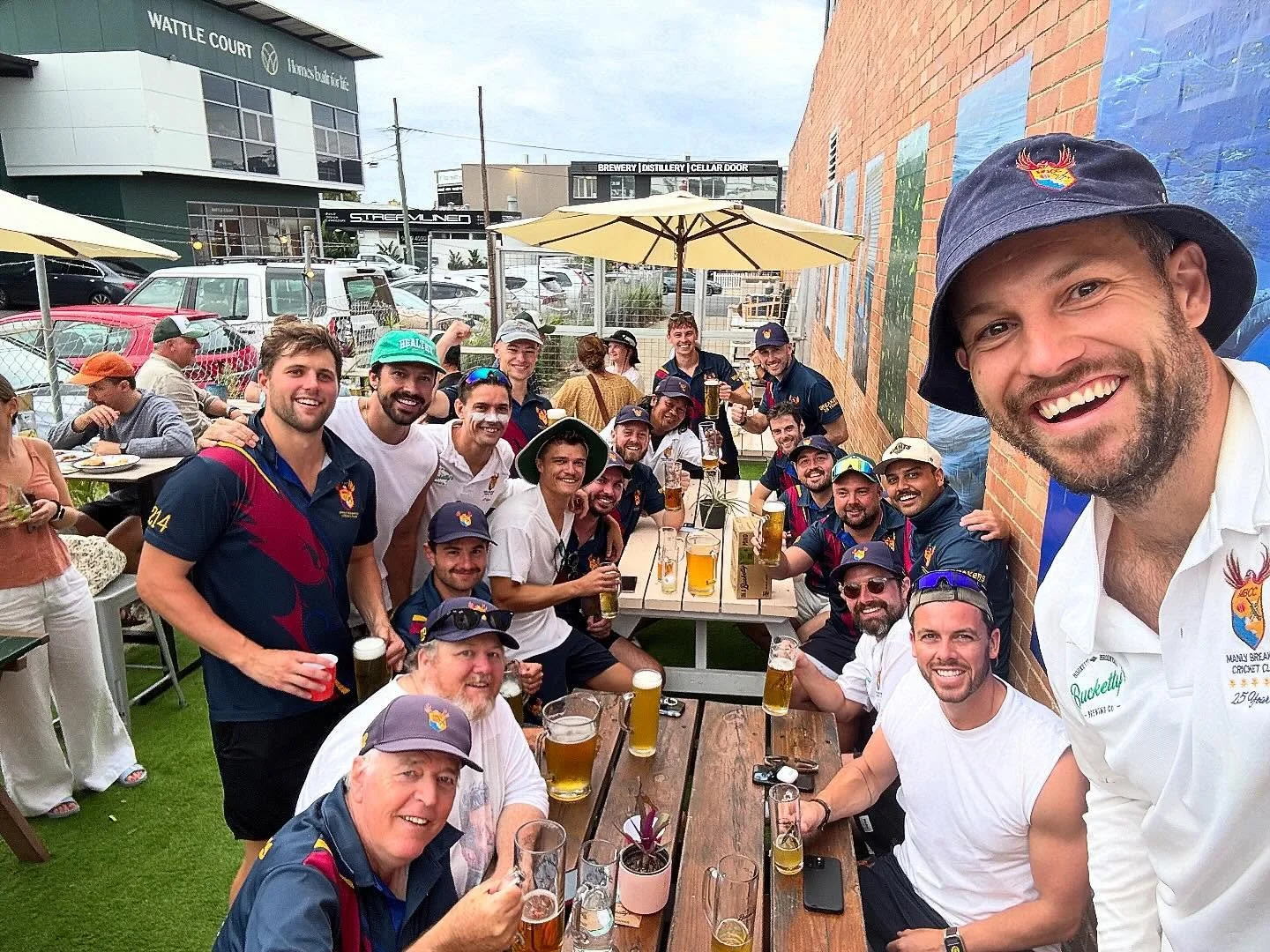 That winning feeling!!! 3 wins across the board for the Breakers!

1st XI with an out-right win over Wakehurst. Securing their spot as Minor Premiers!!! MOM Daddy @davidthor93 with his winning 1st innings knock and getting us over the line in the 2nd