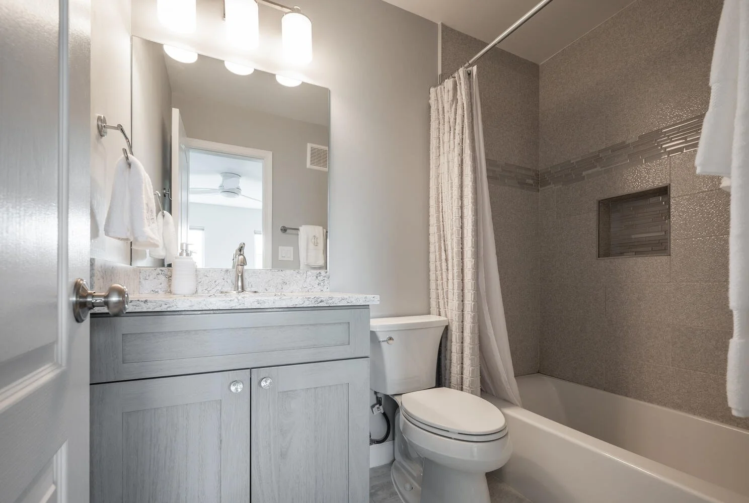 313 Cameron Station Blvd 104-large-026-016-DSC 3047-1489x1000-72dpi.jpg