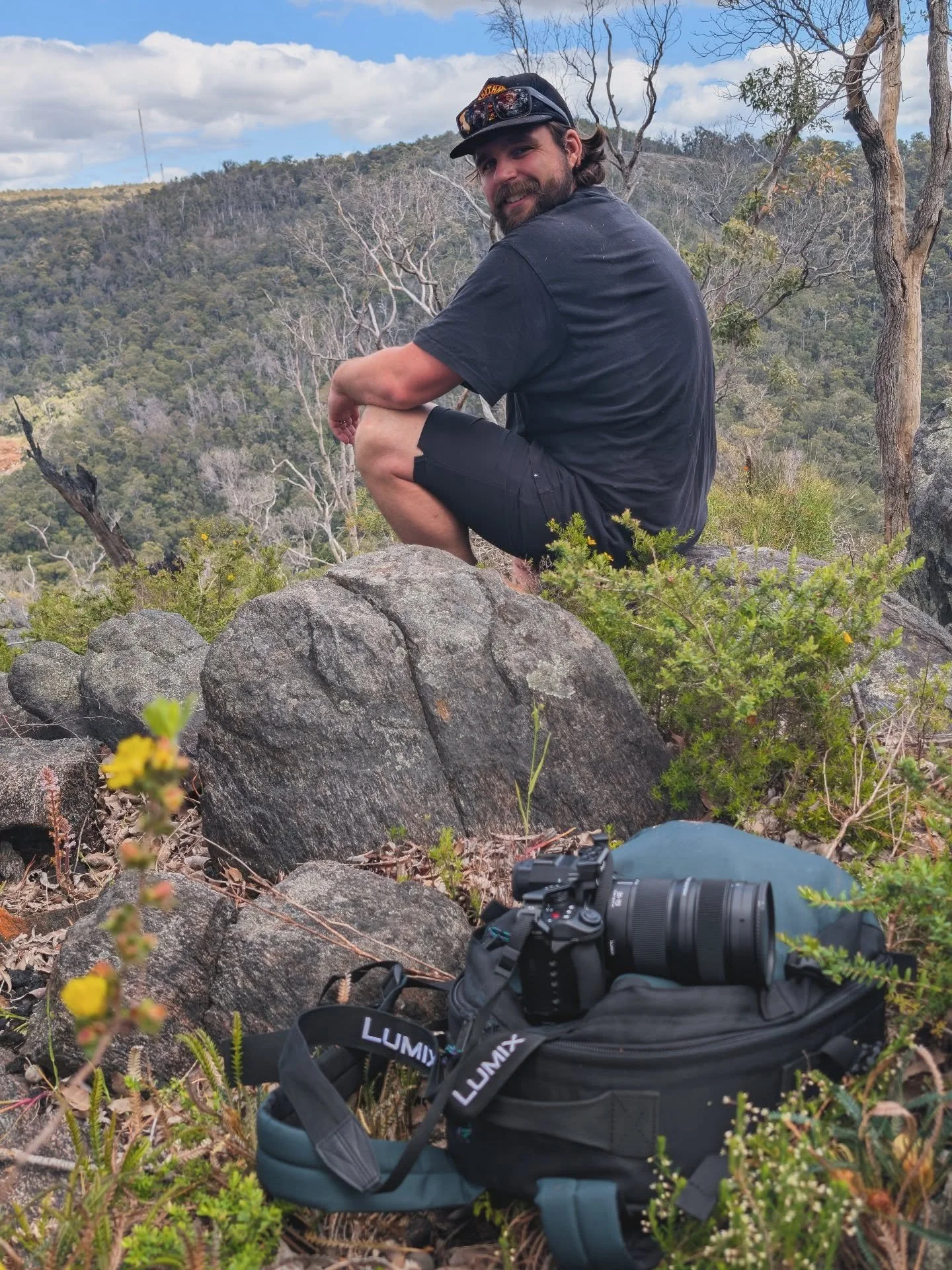 Minutes before we were chased down the mountain by a swarm a bees.

Lived to tell the tale.

#hike #westernaustralia #southwestaustralia #dwellingup #photography #videography #westoz #pansonic #lumix #s1ii