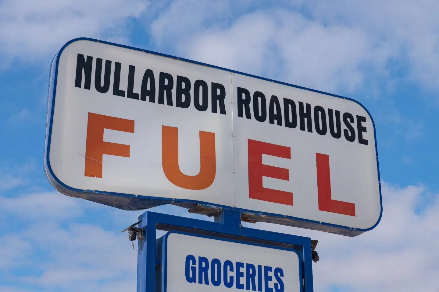 Nullarbor &times; Roadhouse

#nullarbor #photography #desertlife #roadhouse #australia #southaustralia #roadtripping