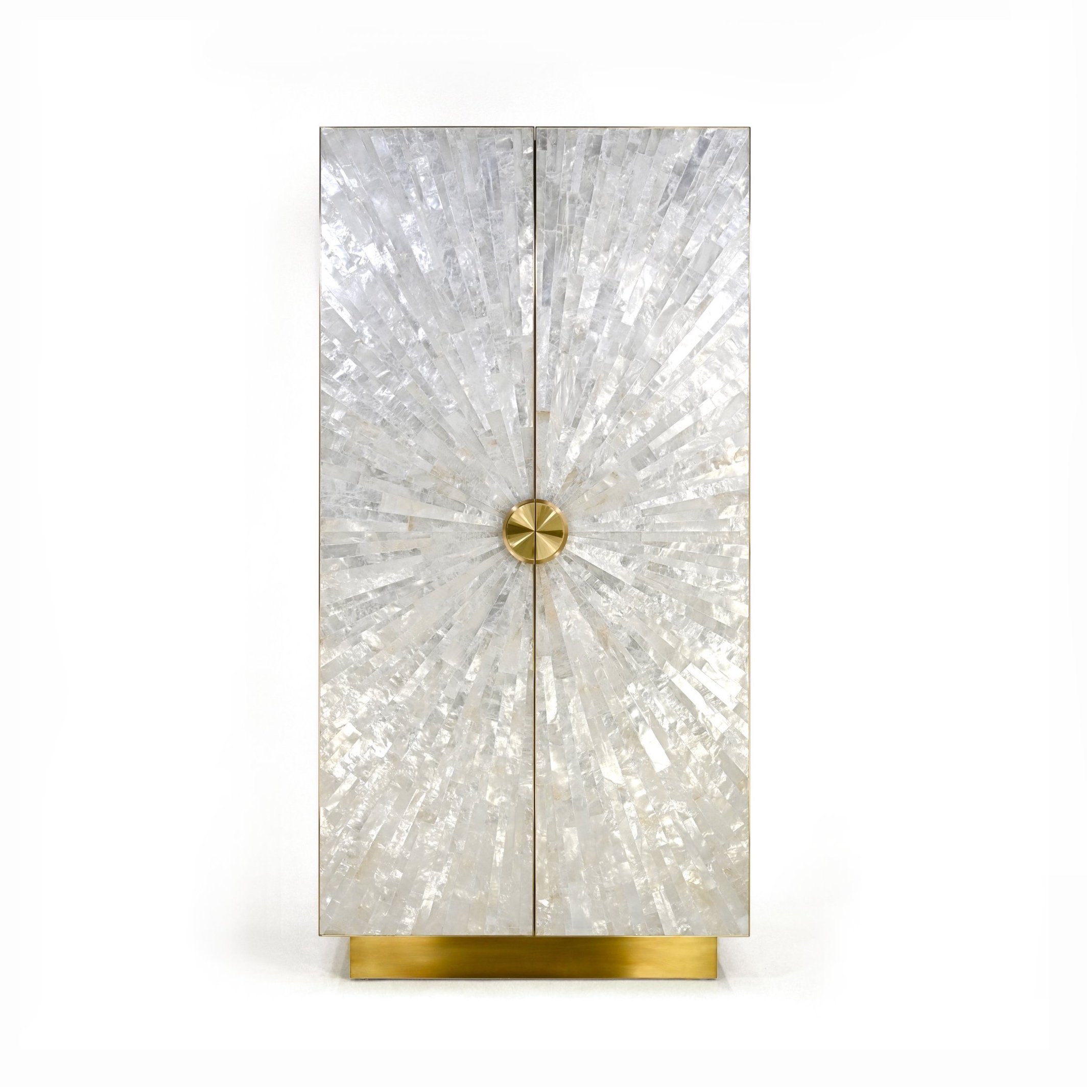 Bar+Cabinet+in+Selenite+and+Bronze+Newell+Design+Studio+round+handle+copy.jpg