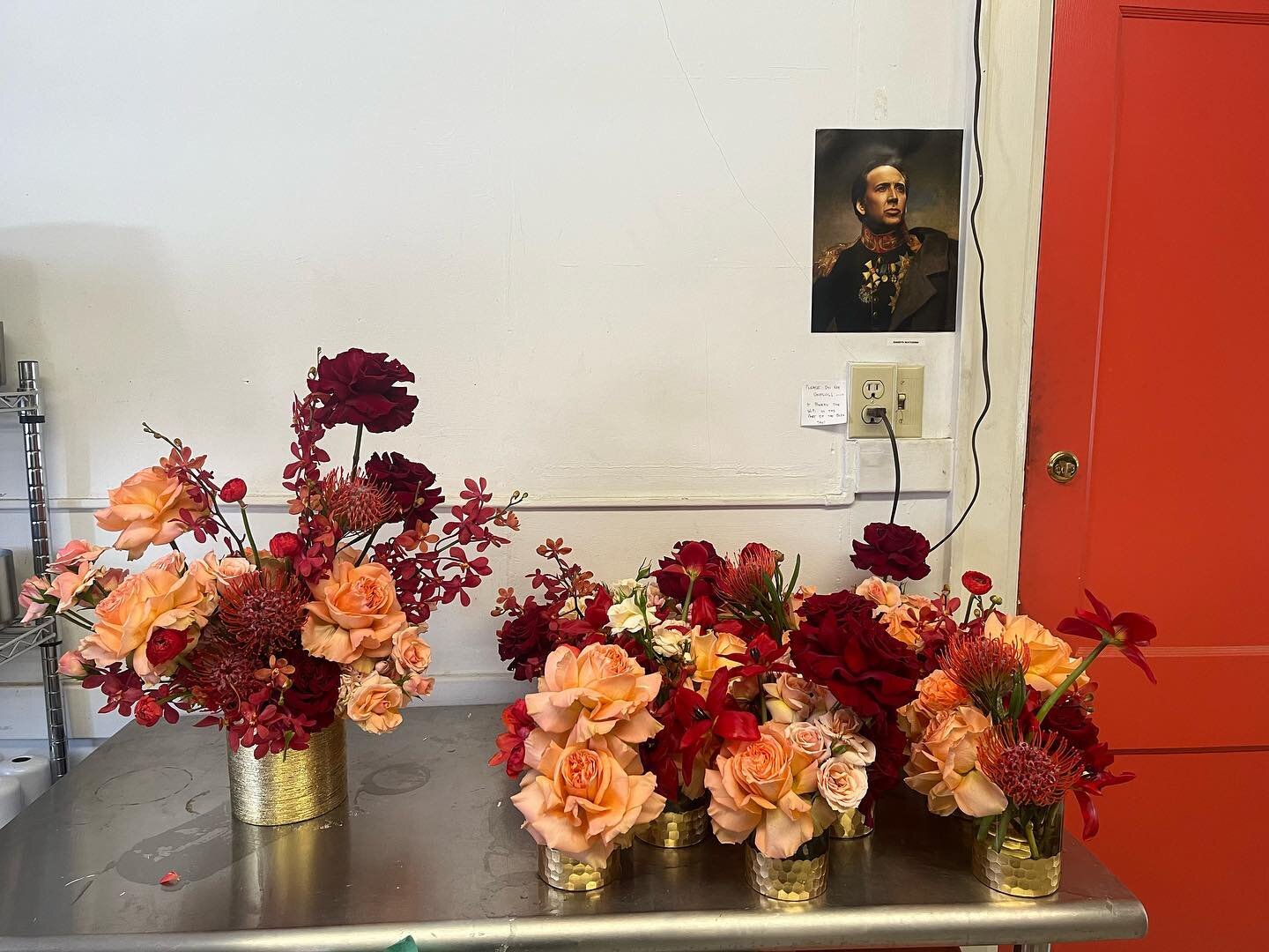 studio ******scenes******

#studiovibes #studio #niccage #fineartflowers #floraldesign #denverflorist #coloradoflorist