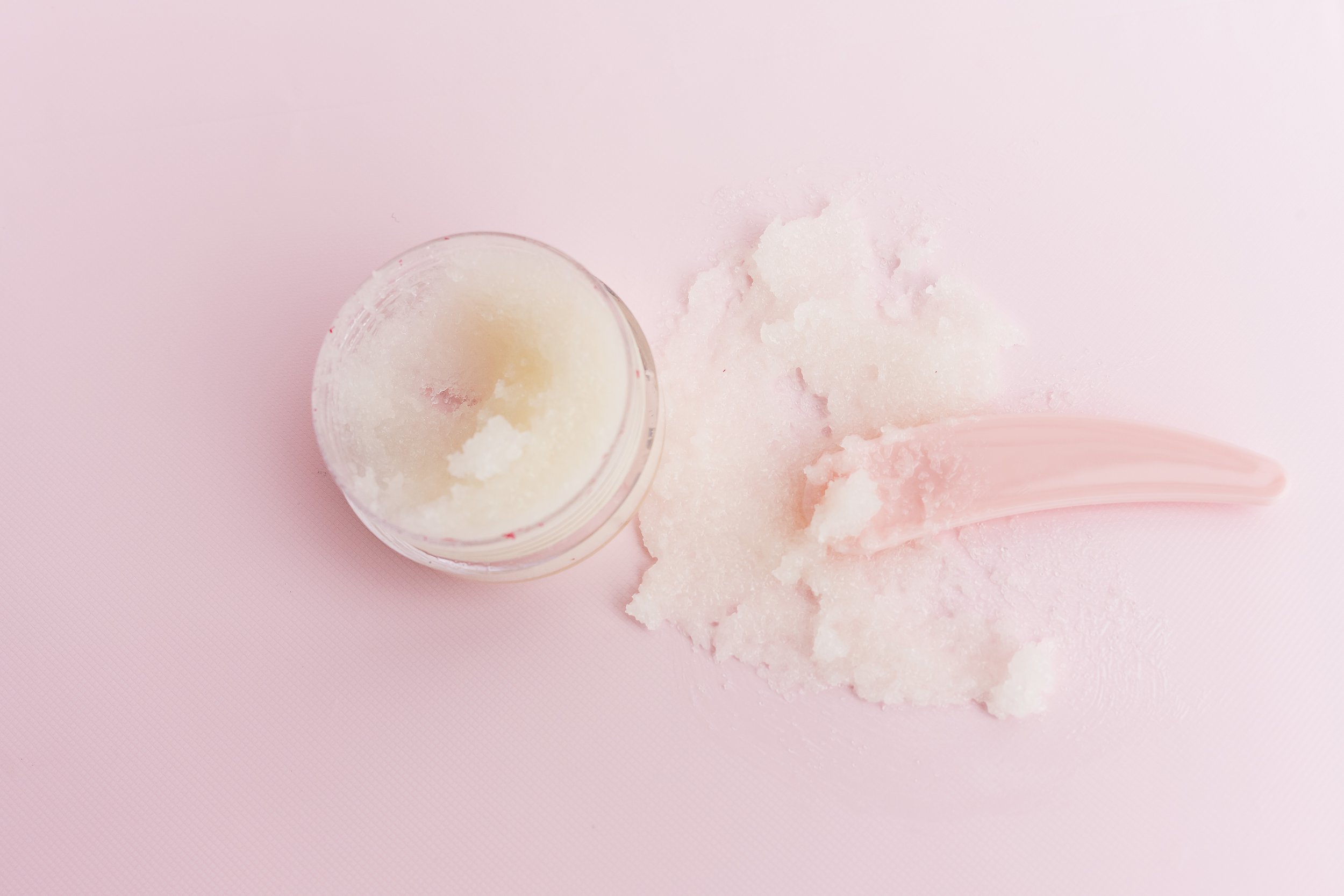 SUGAR LIP SCRUB