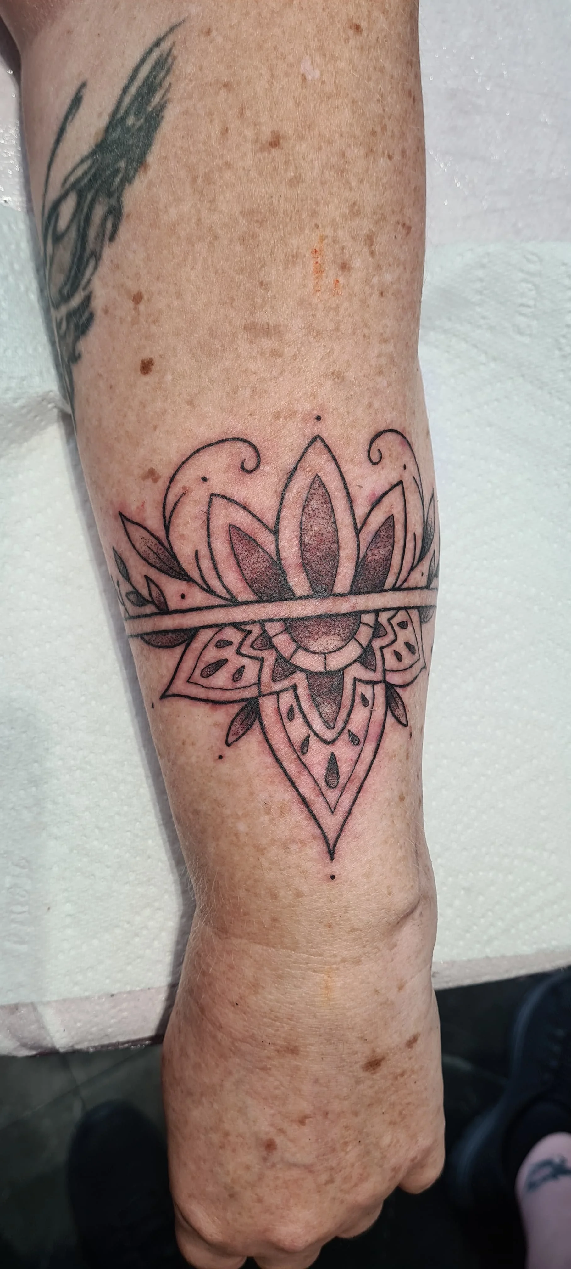 mandala-tattoos-brentwood.JPG