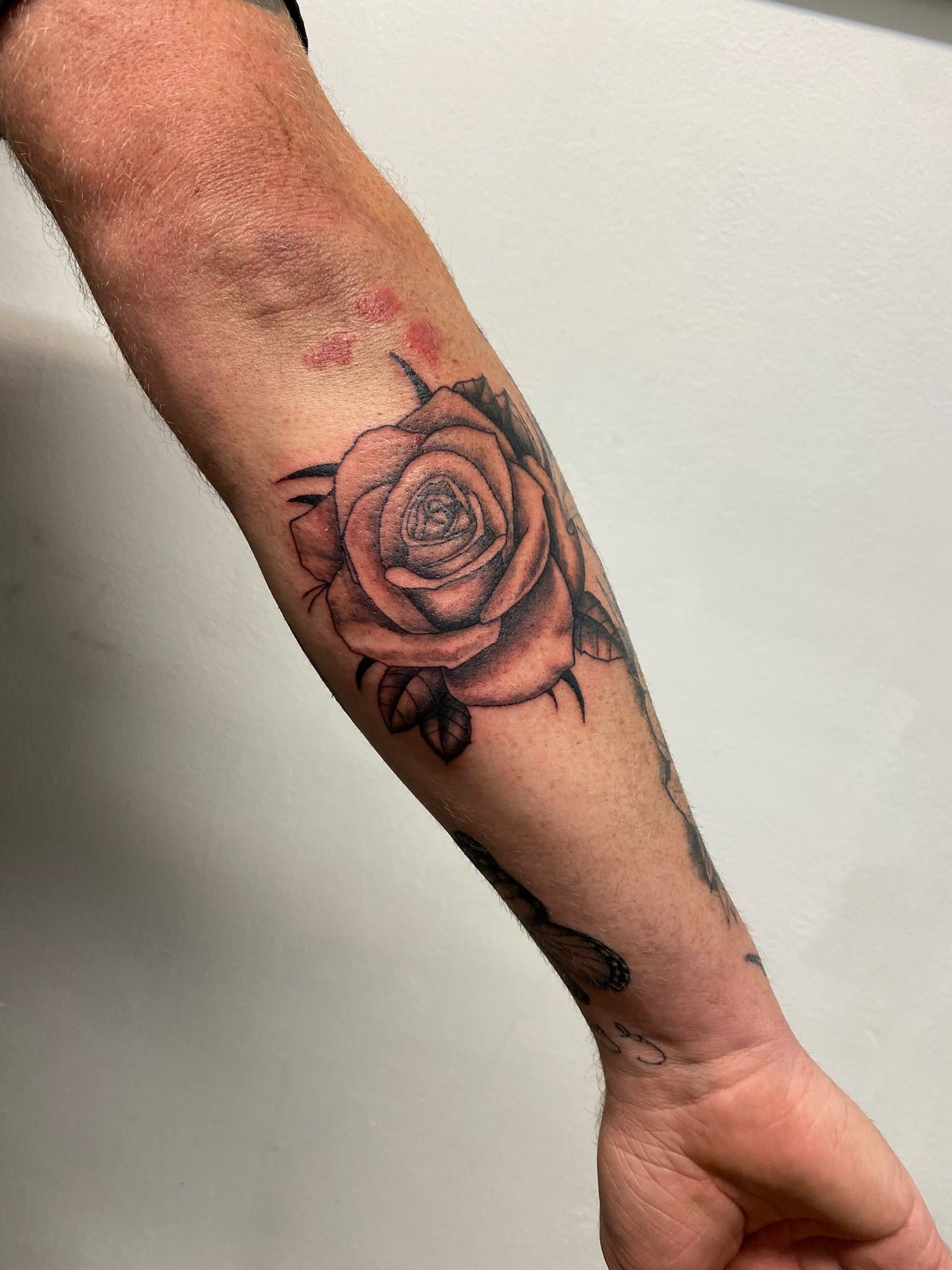 rose-tattoo-urban-ink-southend.JPG