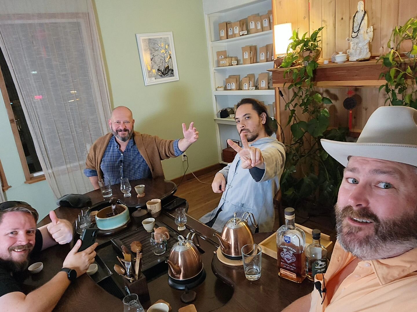 Just wrapped up some episodes for @whiskey_provisioner while sipping whiskey at tea @westchinatea stay tuned for a listen. 

#texaswhiskey #txwhiskeyfest #whiskey #tea #bourbon #fun