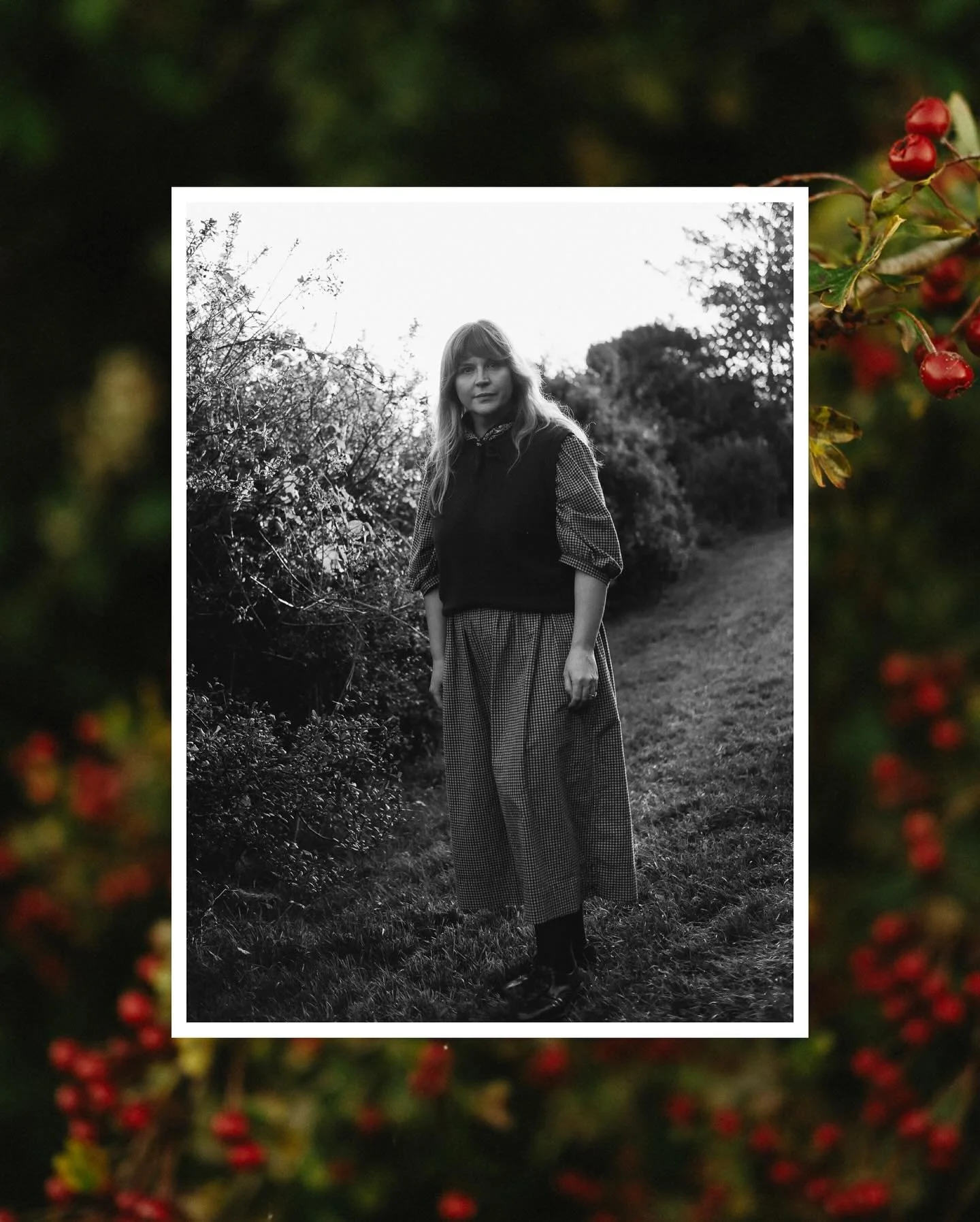 Portraits of mum ~ by Mabel age 8 📷

I&rsquo;d love to pass some of your thoughts back to her ~ ✨

#quietmoments
#seasonalliving
#folkandkin
#autumnlight
#storytellingphotography
#quietstories
#intimateportraiture
#natureandstory
#slowlivinginspired