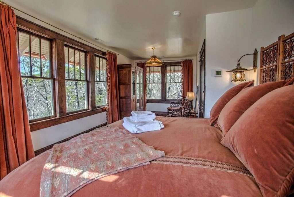 EllersonHouseBed.jpeg