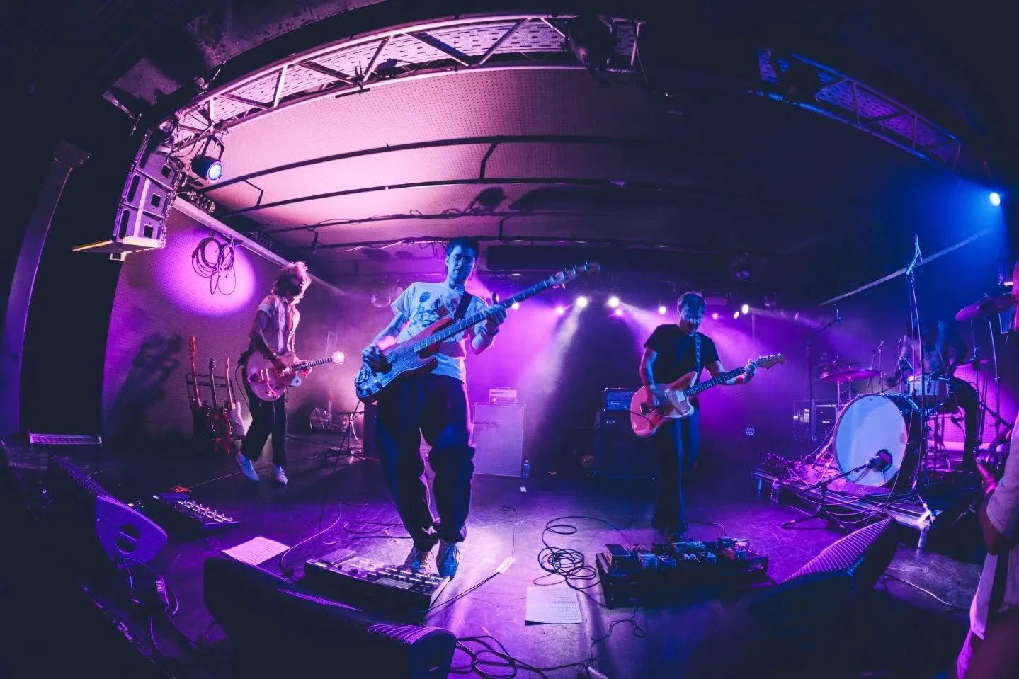 UPCOMING SHOWS
- 12/09: w/ @wanhedaband in @de.pit.terneuzen (Terneuzen)
- 17/10: w/ @notoadbutfrog in @theaterarsenaal (Mechelen)
- 25/10: daFestival, organized by @damusicbe, w/ @heisalovesyou, @vonveh_music, @ioana.iorgu in @djingeldjangel (Antwer