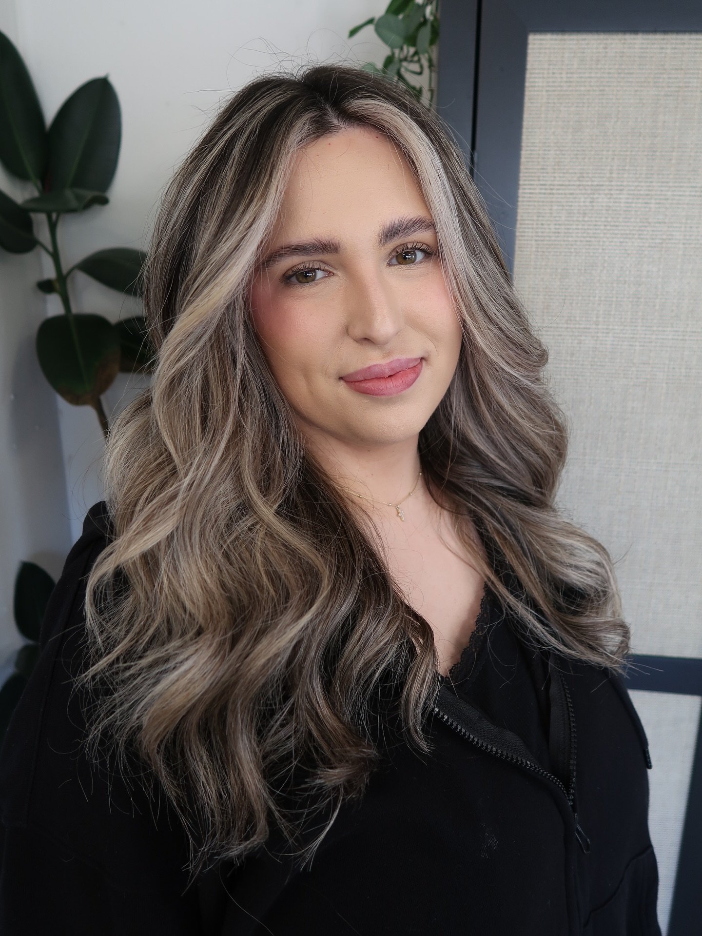 Annual birthday hair makeover for my sweet friend @makenzietaylorr 🎉🤍 a full foil and color melt to brighten her up this spring ✨ 
.
Swipe for the before!! 
.
.
#tampahairstylist #stpeteblondes #blondespecialist #behindthechair stpetehairstylist