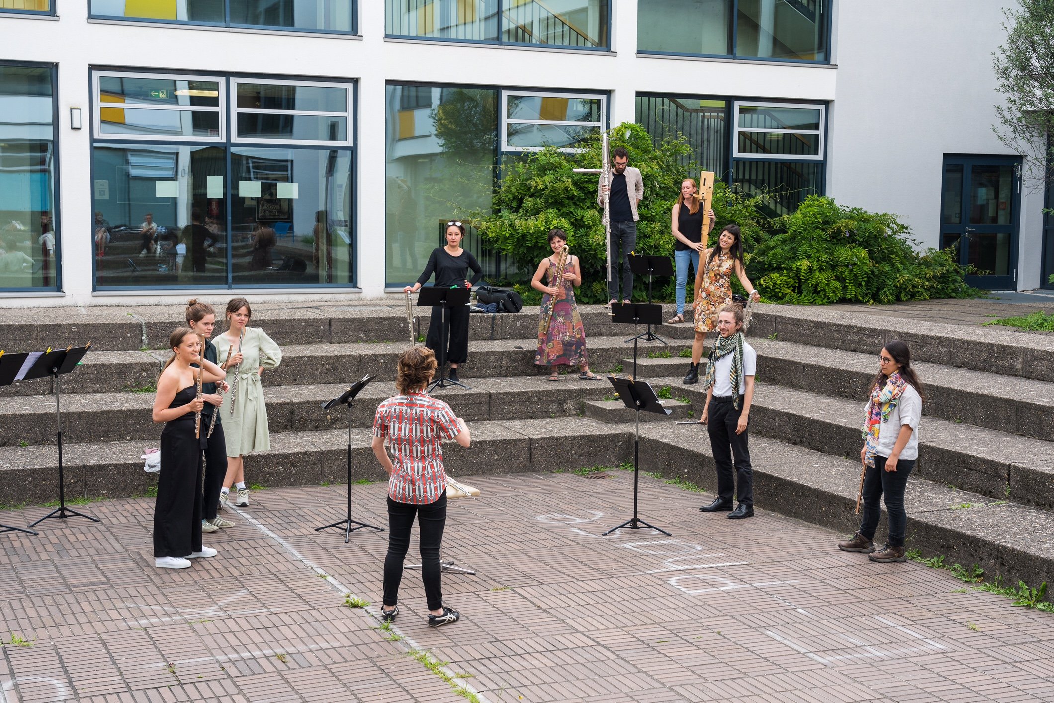 Claire Chase coaching the 2021 Darmstadt flute studio. Photo: Kristof Lemp.