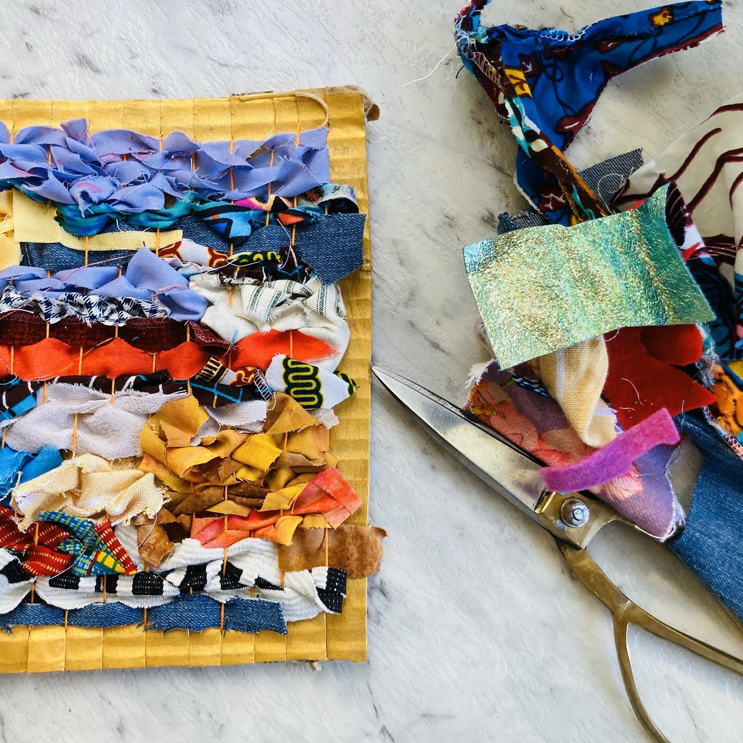 ✂️ Join me for Scrap Fabric Weaving workshop and learn how to transform scraps of materials into delightful weavings.

Enjoy crafting sustainable and expressive art pieces that are eco-friendly!
 
Learn the basics of creating your own recycled cardbo