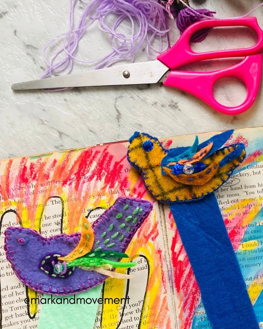 WORKSHOP 📣

Stitch a little bird to life and take home a bookmark you made by hand.

In this workshop you'll learn the basics of hand embroidery and use those skills to stitch your very own bird-themed fabric bookmark. We'll work through the key sti