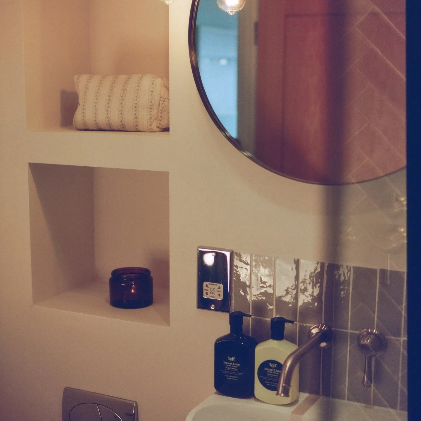 The Lighthouse Project// 

21.01.25

On film. 

Photography by the incomparable @iamlourobertson 

#thelighthouseproject #sunandshineprojects #cornwall #newquay