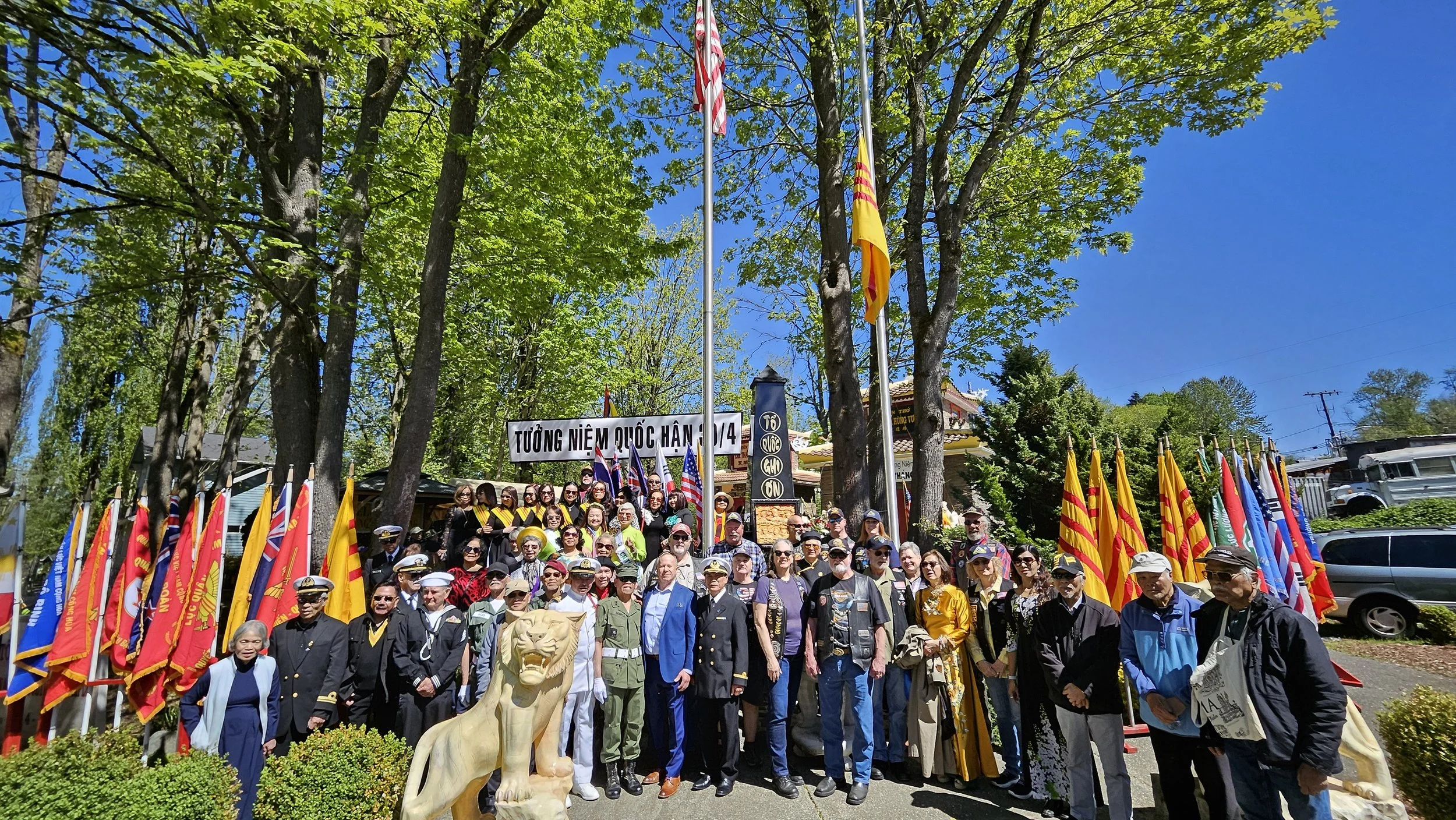 30_4 group photo.jpg