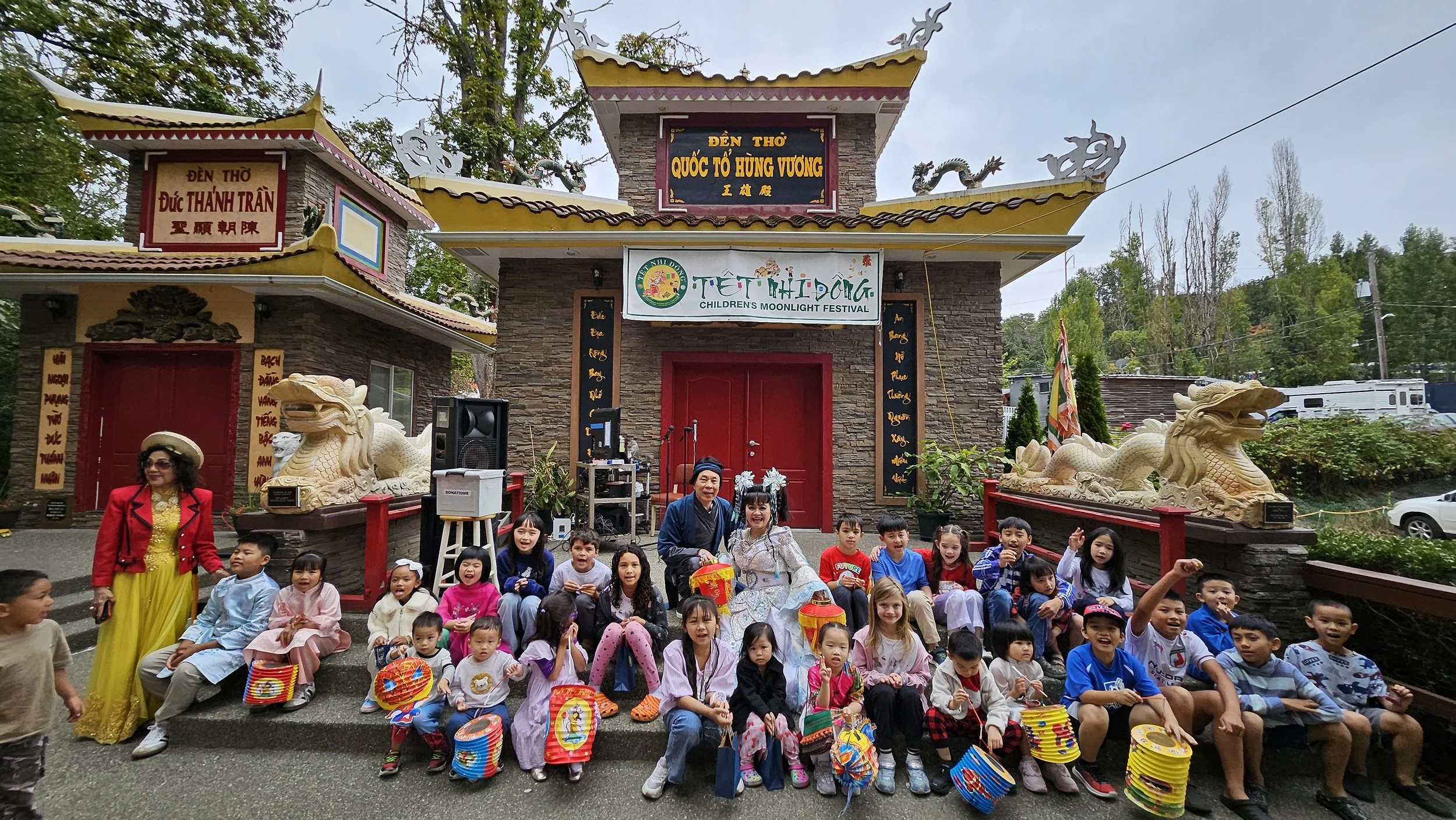 TND 2026 group pic lantern.jpg