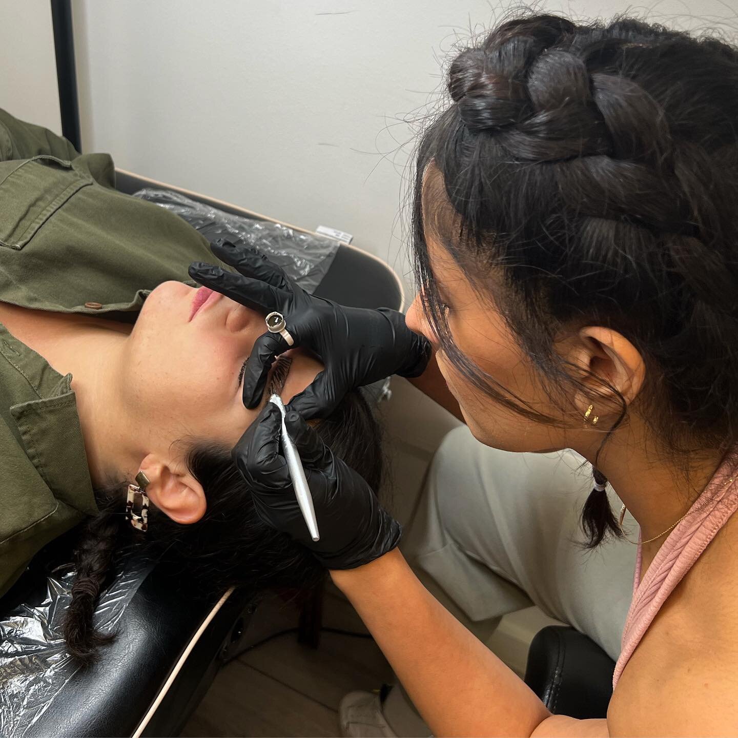 &pound;100 OFF MICROBLADING THIS MONTH 💫 very limited spaces left! WhatsApp me to book +447597304704

P.S. ignore my AWFUL posture 😂😂😂😂😂😂😂😂 lash/brow artist problems 🫣