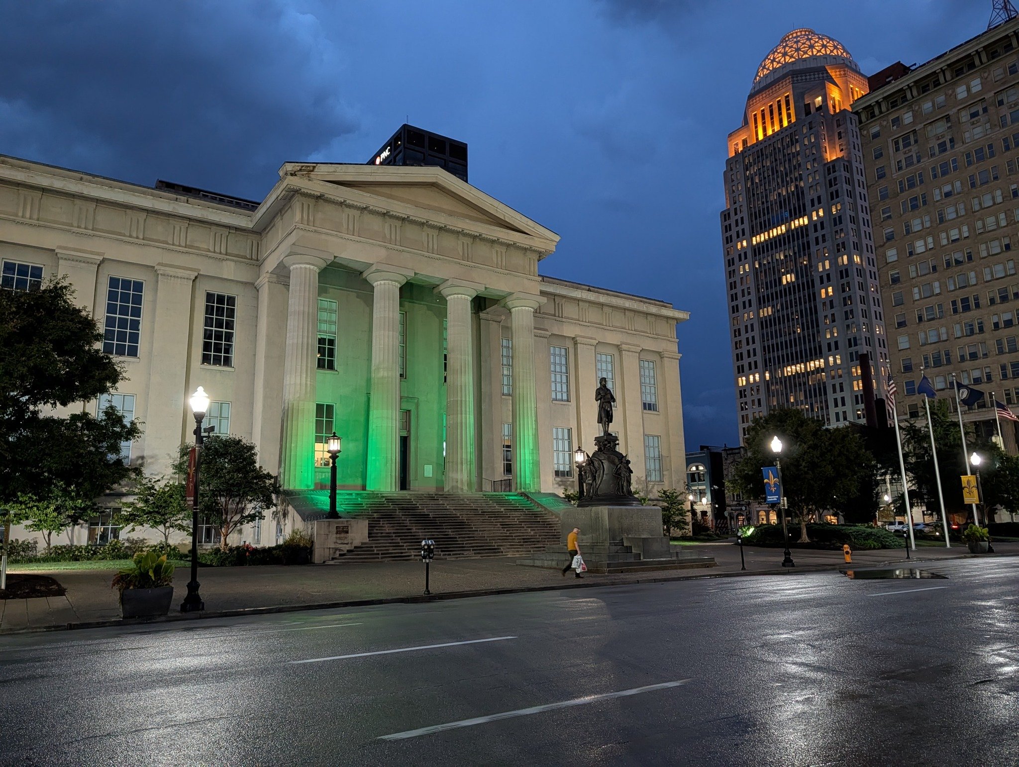 Kentuckiana was glowing GREEN last night! 💚✨

As part of Big Brothers Big Sisters Month, landmarks and buildings across our service area lit up bright green to shine a light on the importance of youth mentoring&mdash;and the need for more caring adu