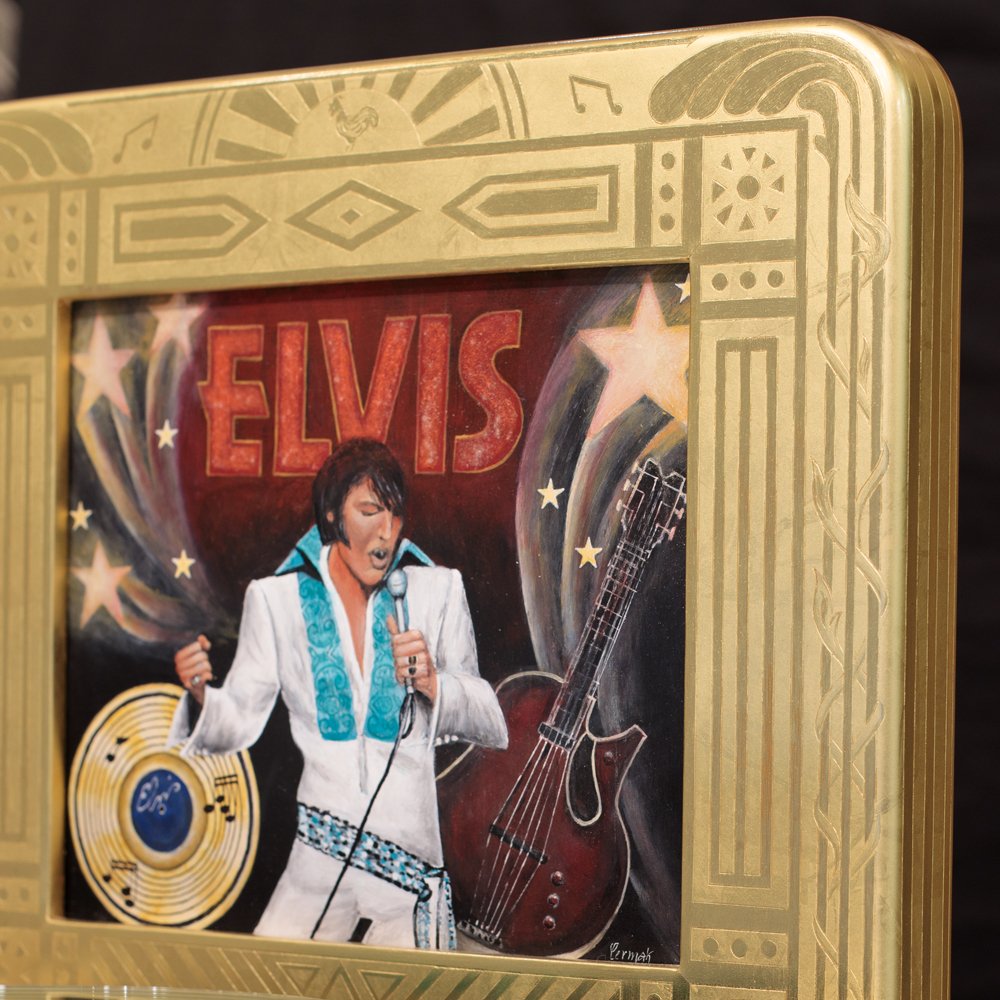 The Gold Leaf has been embossed with exquisite detail.  At the uppermost center, you will see the Sun Records logo.