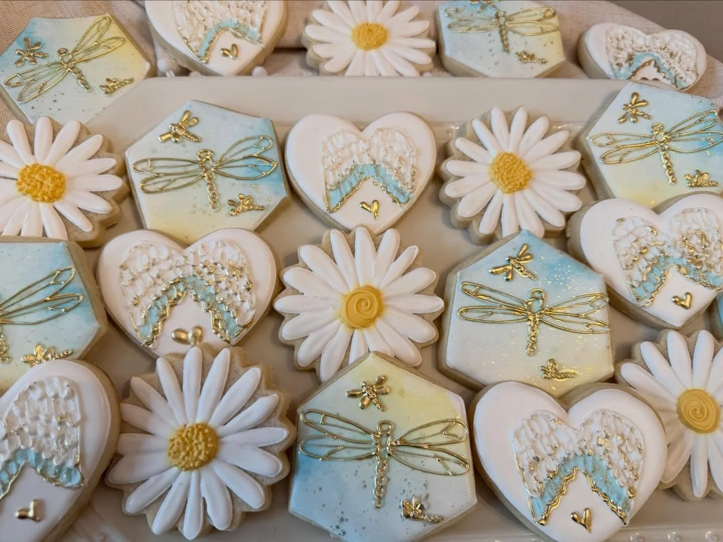 I never knew that cookies would make me cry. A few weeks ago, I had the absolute honor of doing cookies for a &ldquo;living celebration of life&rdquo; for a brave woman with Parkinson&rsquo;s. She doesn&rsquo;t have much time left on this earth and w