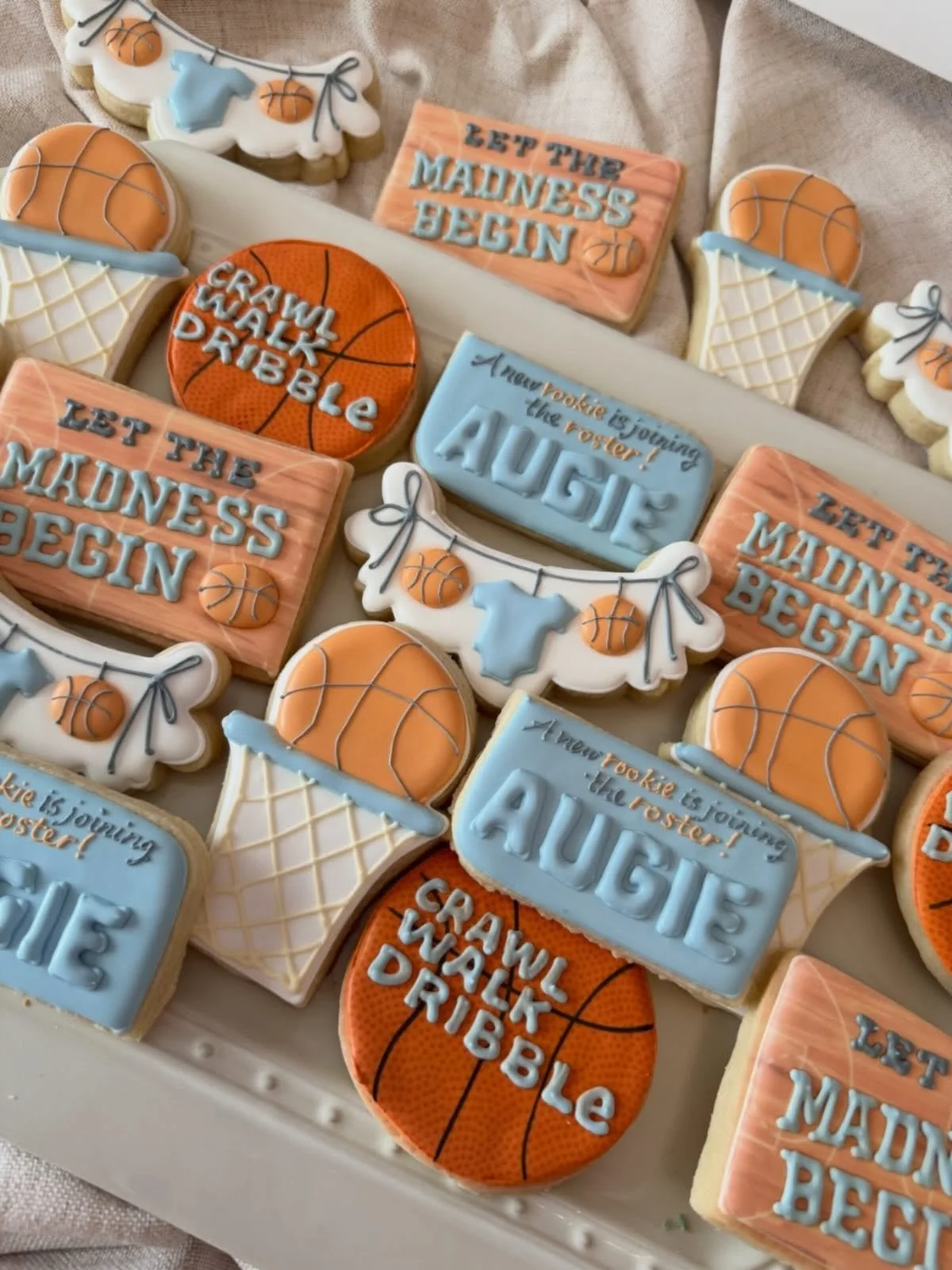 March Madness Baby! 🏀
.
.
.
#mjsbakingboutique #marchmadness #babyshower #babyboy #customcookies