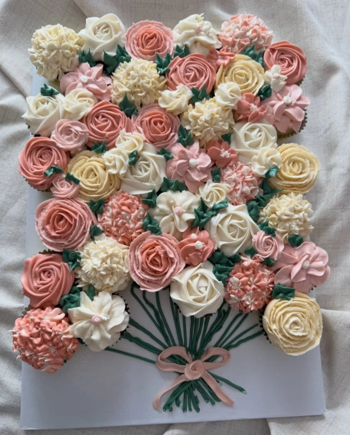 Springtime
.
.
.
#cupcakes #floralcupcakes #indianapolis #springtime #bakery