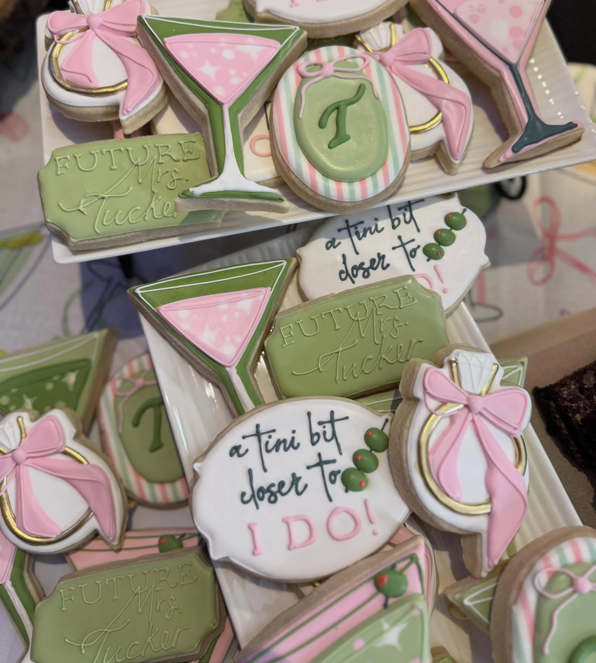 A tini bit closer to I DO!
.
.
.
#bridalshower #bridalshowertheme #customcookies #royalicing #bridal