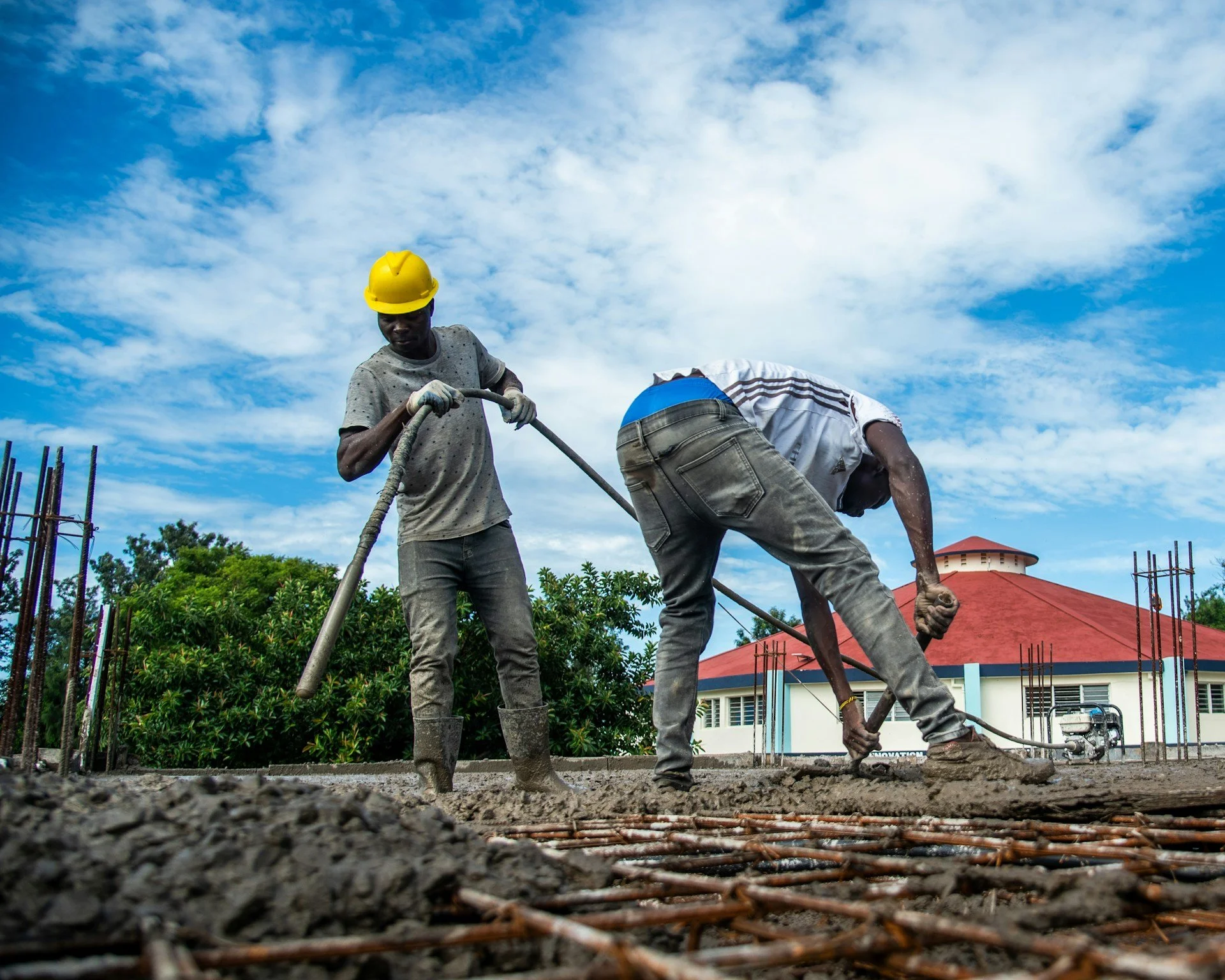 Cold-Weather Concrete Pours in Ottawa: Admixtures, Heating, and Protection