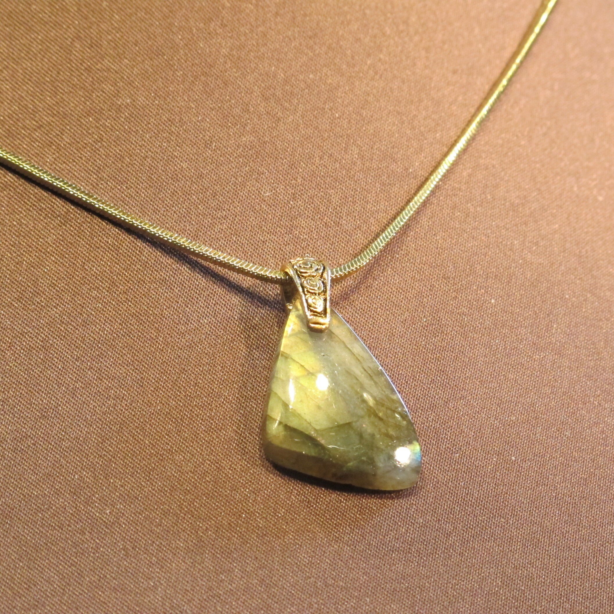 https://i.etsystatic.com/21928625/r/il/dae474/2283581217/il_fullxfull.2283581217_aela.jpg