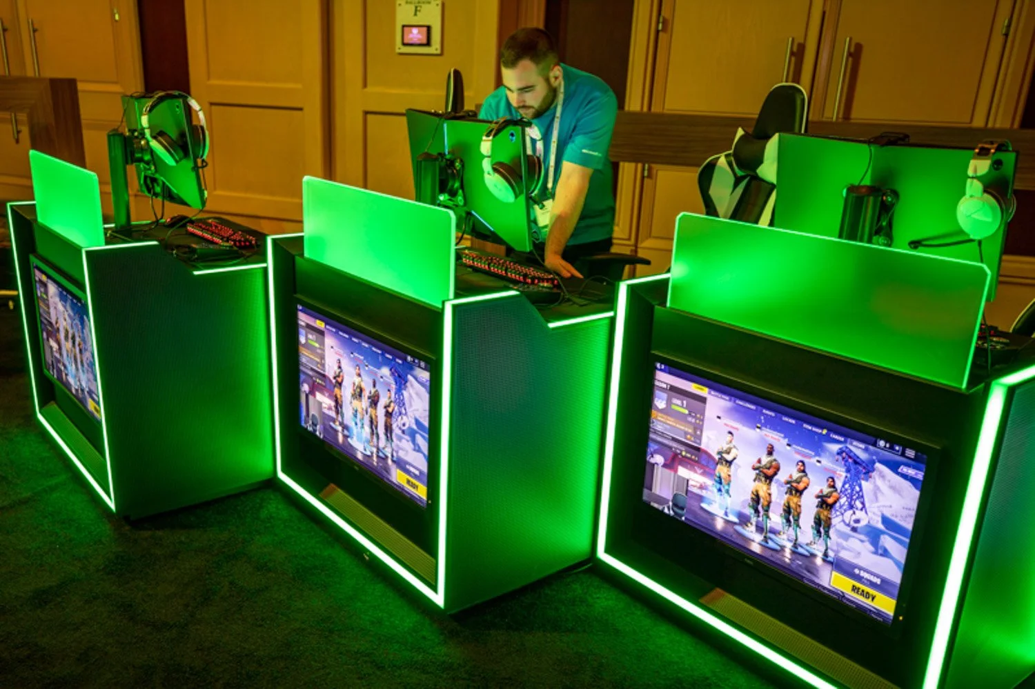 xbox-gaming-pods-three-desk-stations.jpg