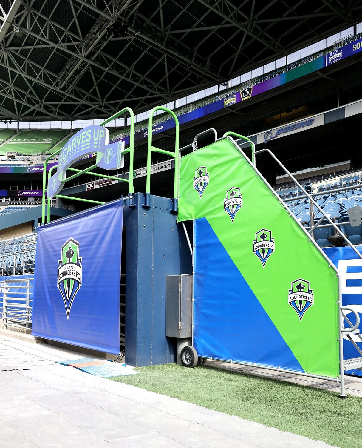 seattle-sounders-scarves-up-experience-scarf-banner-stairs.jpg