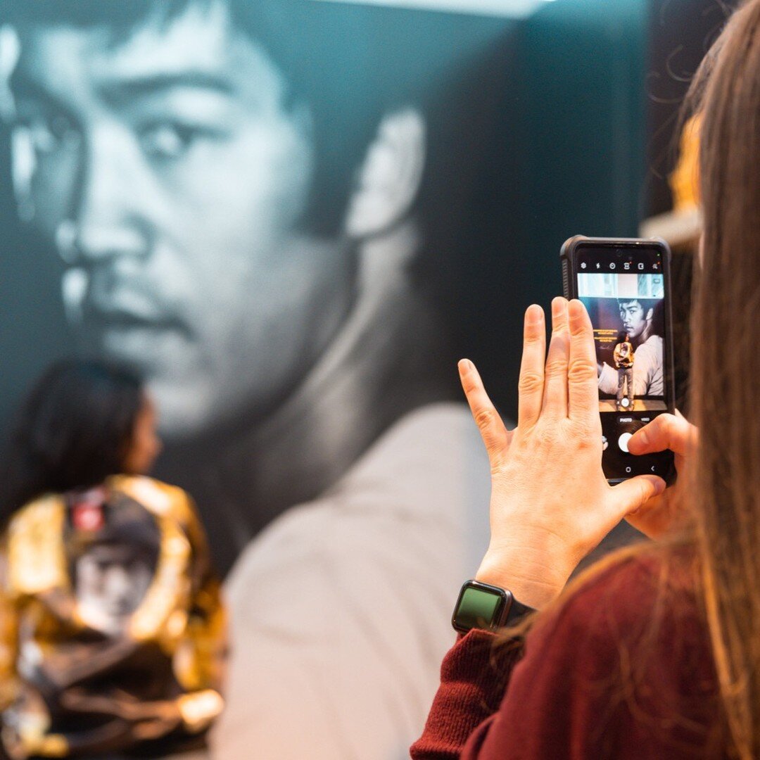 We are proud to have partnered with the @soundersfc for the debut of the Seattle Sounders Bruce Lee Community Kit! Check out our work on the Bruce Lee pop-up experience at the Lumen Field Pro Shop or on our website.

To learn more about this project 