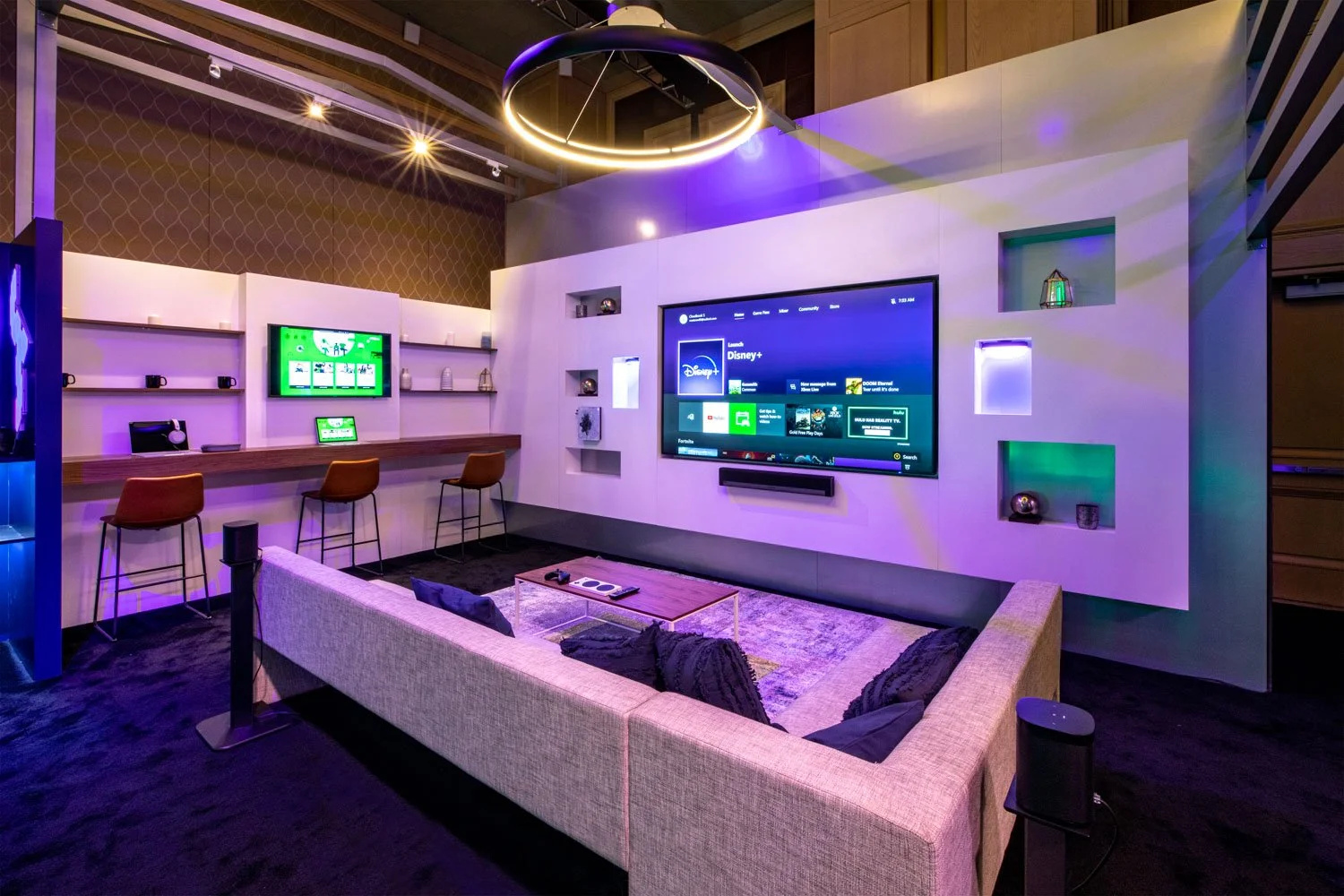 microsoft-store-annual-meeting-tv-room.jpg