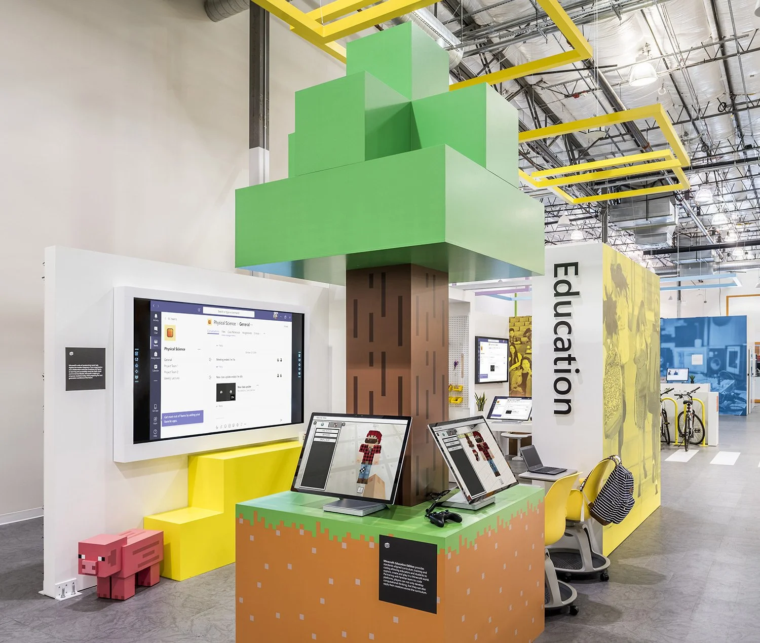 microsoft-experience-center-education-minecraft-tree.jpg