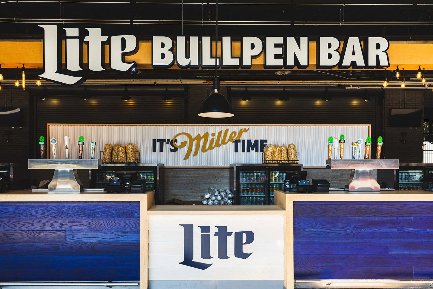seattle-mariners-concessions-lite-bullpen-bar.jpg