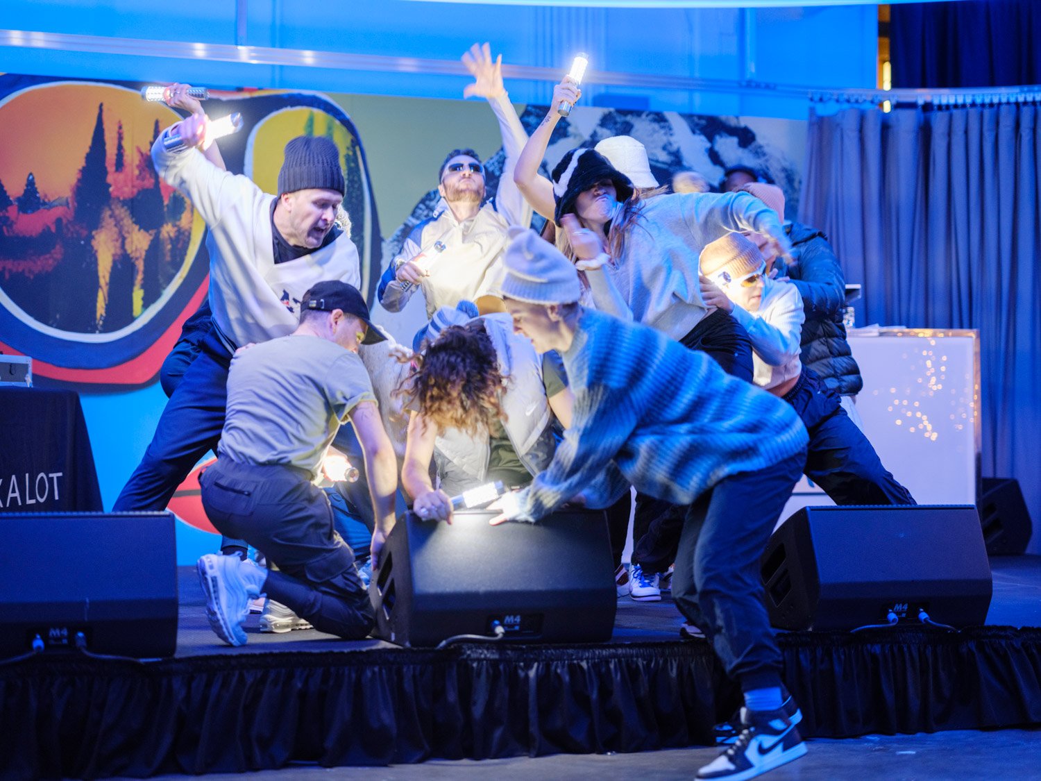 alaska-aprés-experience-dancers.jpg