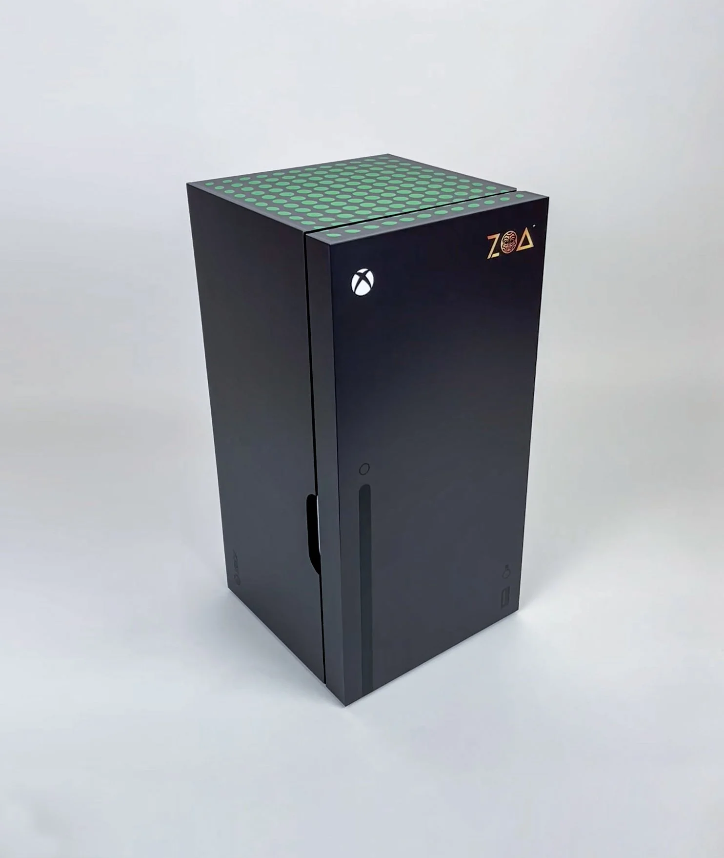 xbox-fridge-desktop-closed-door-zoa.jpg