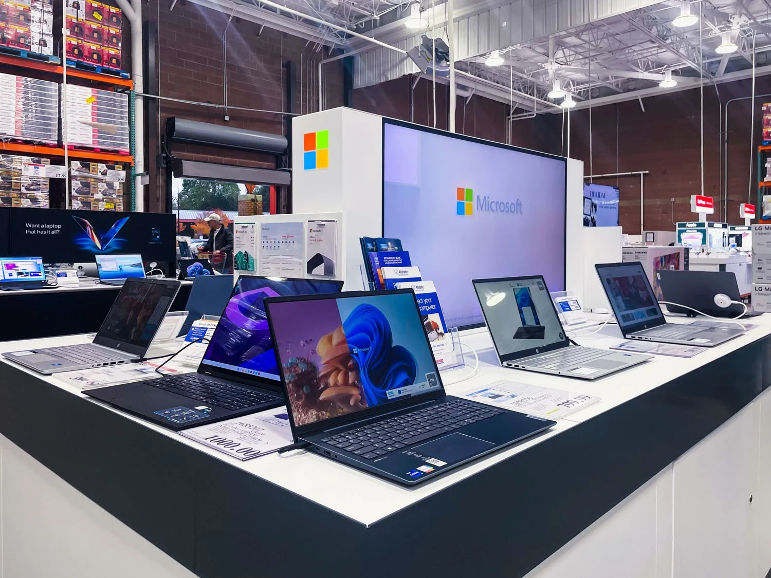 costco-device-tables-microsoft-display.jpg