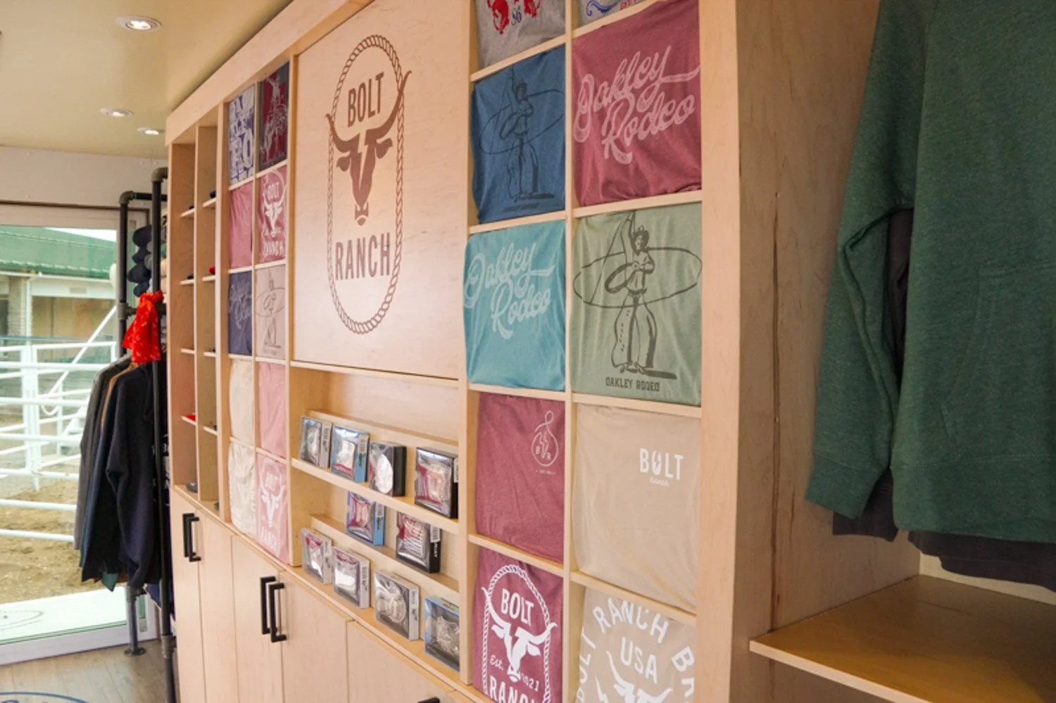 bolt-ranch-mobile-store-custom-retail-wall.jpg