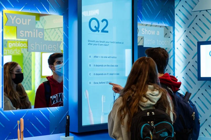 philips-pop-up-interested-shoppers.jpg